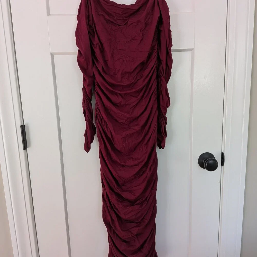 Twas The Night Vici Off The Shoulder Midi Dress - Picture 2 of 2